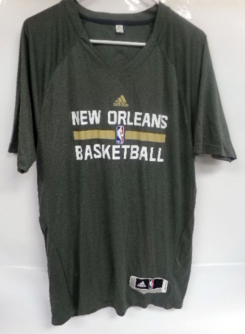 New Orleans Pelicans Team Issued Dark Gray Short Sleeve V-Neck Shirt Size 3XL2