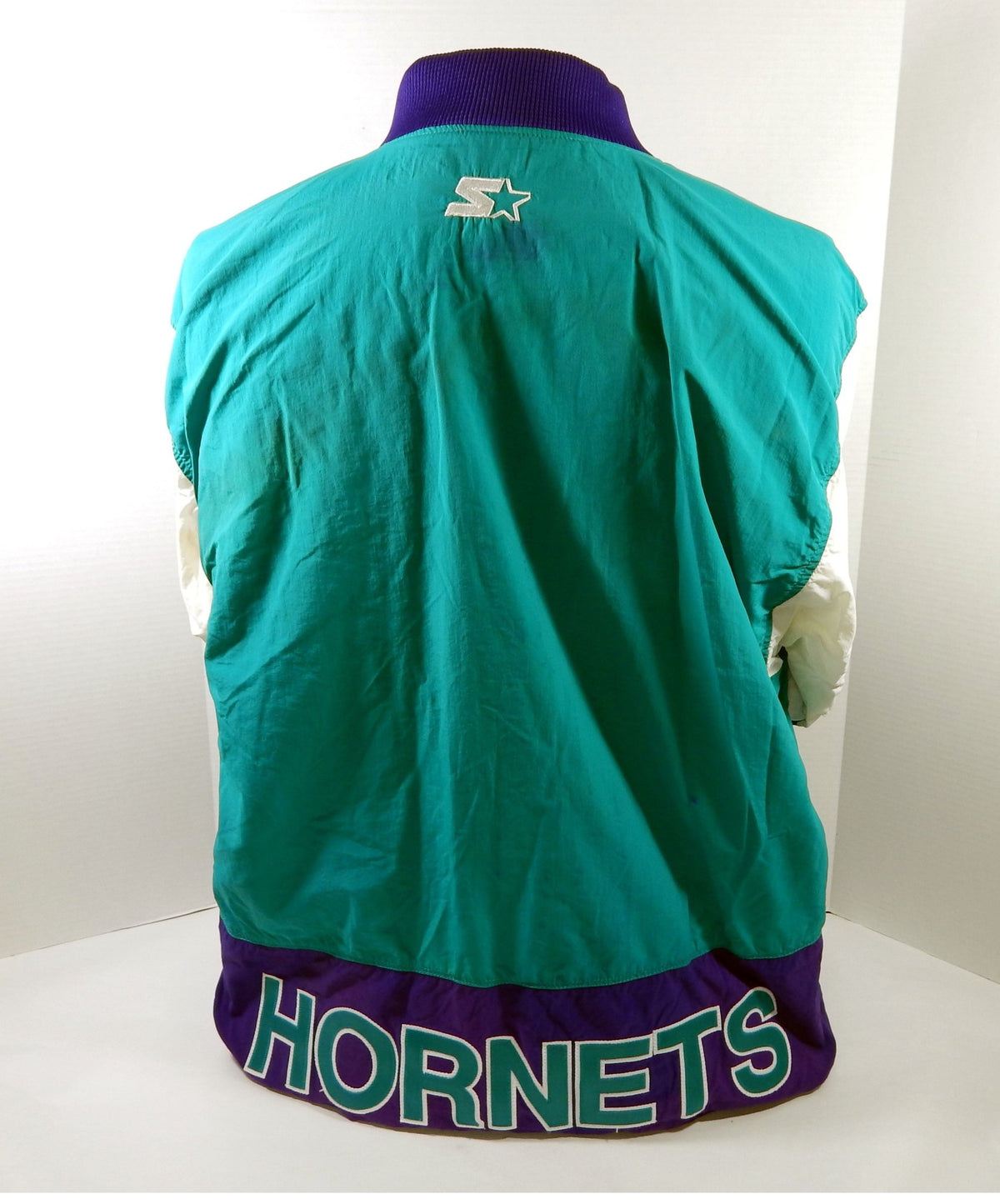 1997-98 Charlotte Hornets Muggsy Bogues #1 Game Issued Purple Warm Up Jacket 5 - DP60245