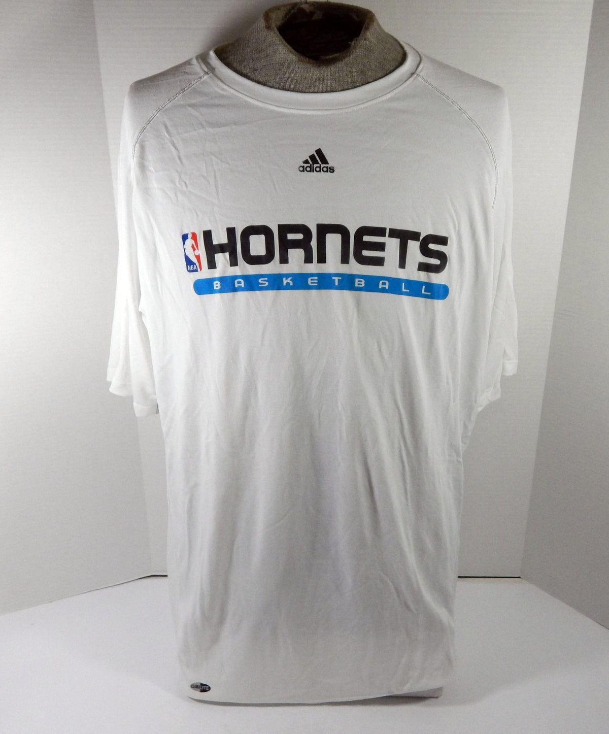 2000s New Orleans Hornets Team Issued White Training Shirt 2XL DP59533 - DP59533