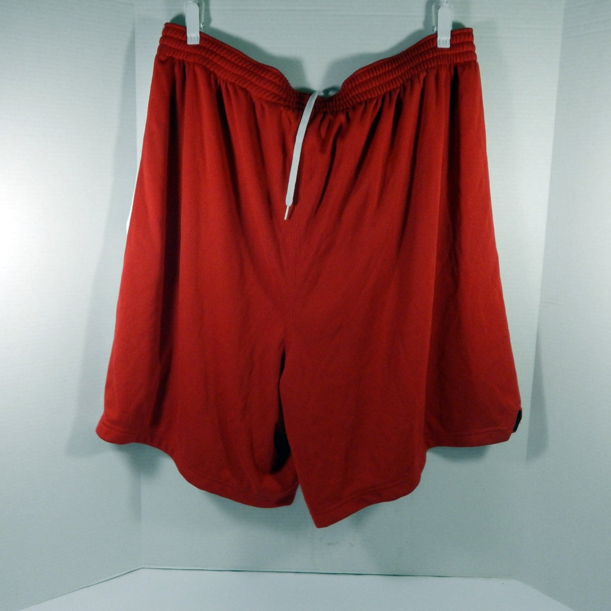 2000s Portland Trailblazers #4 Game Used Red Shorts 50 084 - DP58084