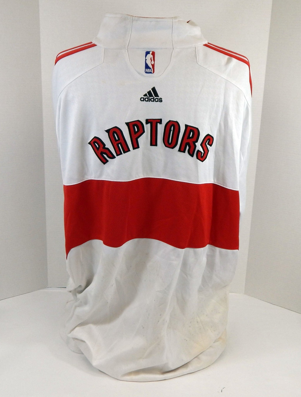 2000s Toronto Raptors #12 Game Used White Warm Up Jacket 2XL DP57426 - DP57426