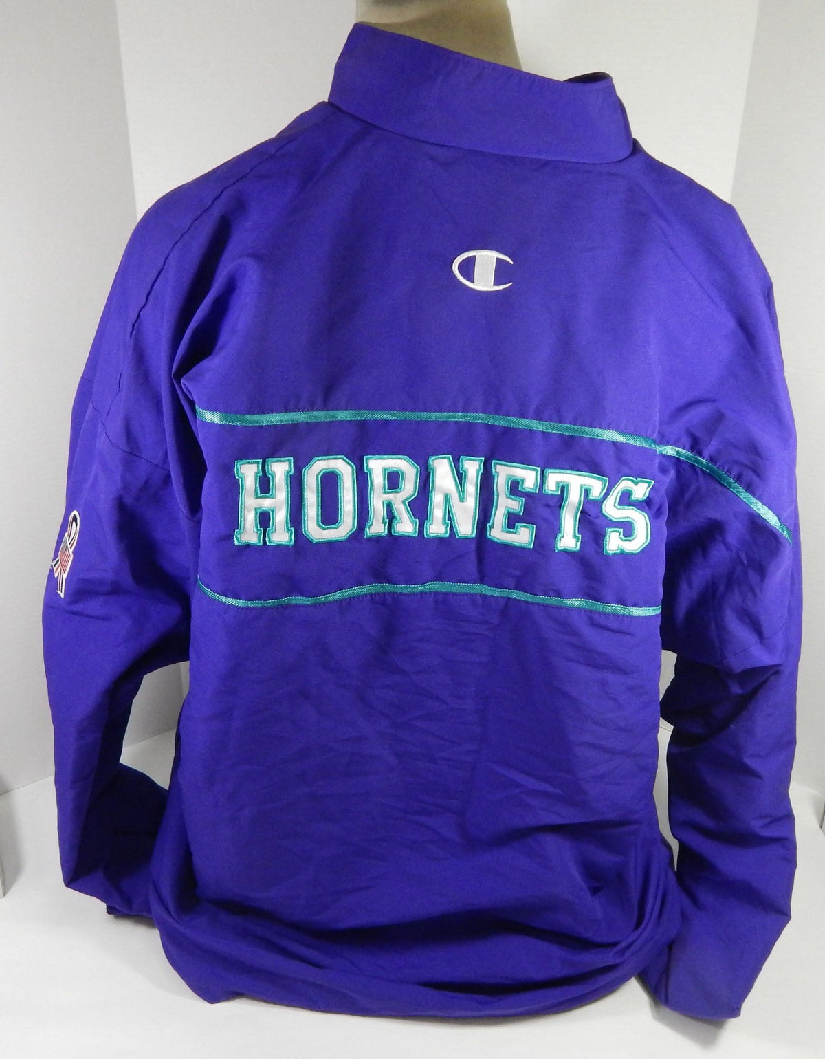 2001-02 Charlotte Hornets Lee Nailon #54 Game Used Purple Jacket 911 Patch 52 4 - DP58704