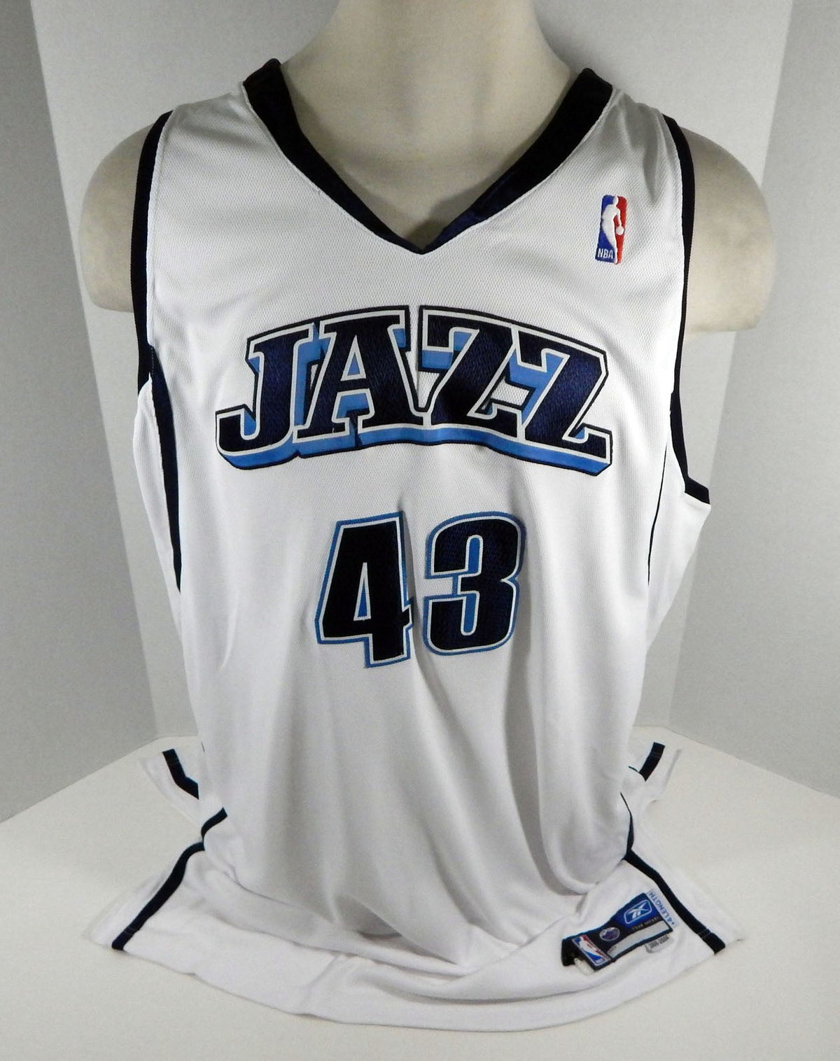 2005-06 Utah Jazz Kris Humphries #43 Game Used White Jersey DP06147 - DP06147