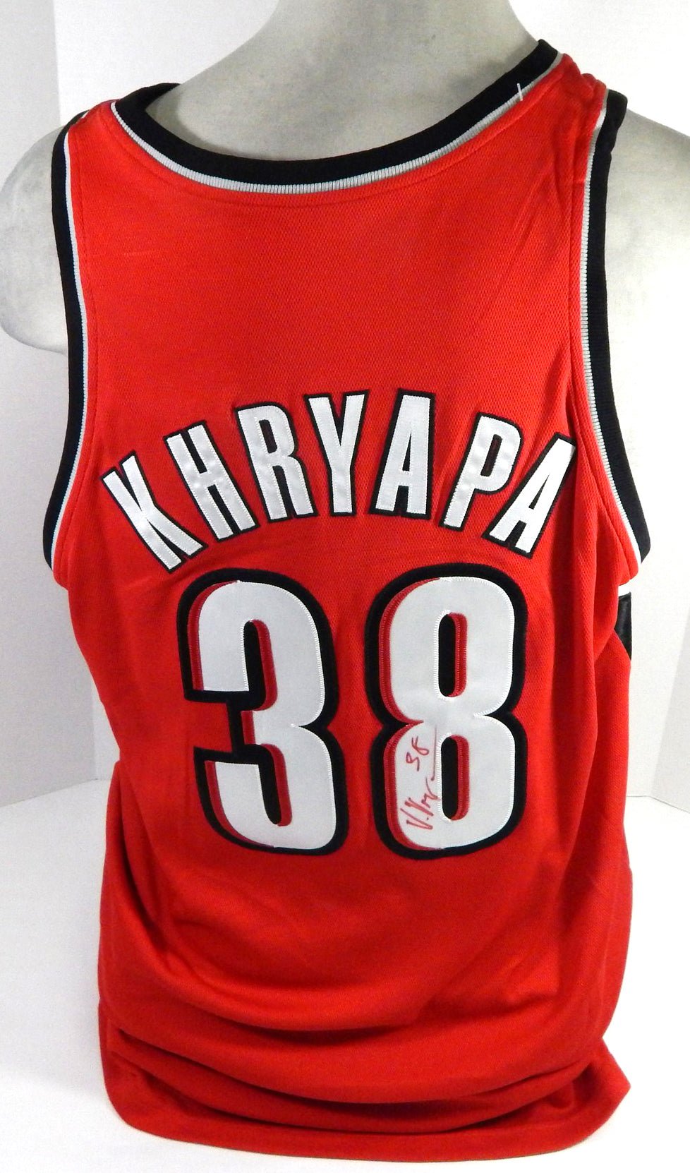 2005-2006 Portland Trail Blazers Viktor Khryapa #38 Game Issued Red Jersey 50 8 - DP59668