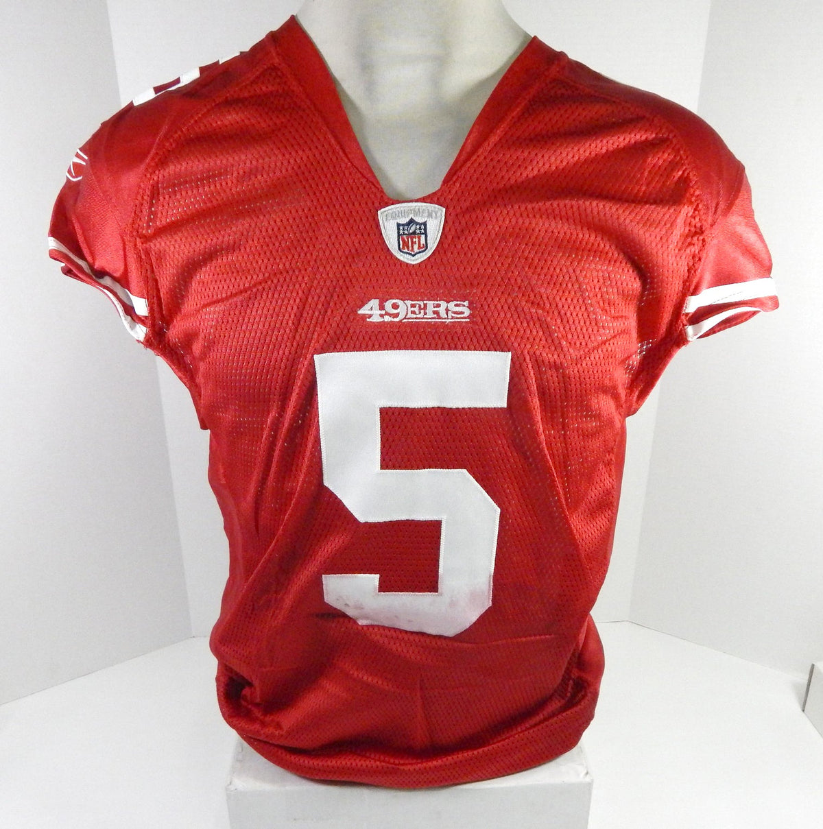 2009 San Francisco 49ers David Carr #5 Game Issued Red Jersey 46 DP60194 - DP60194