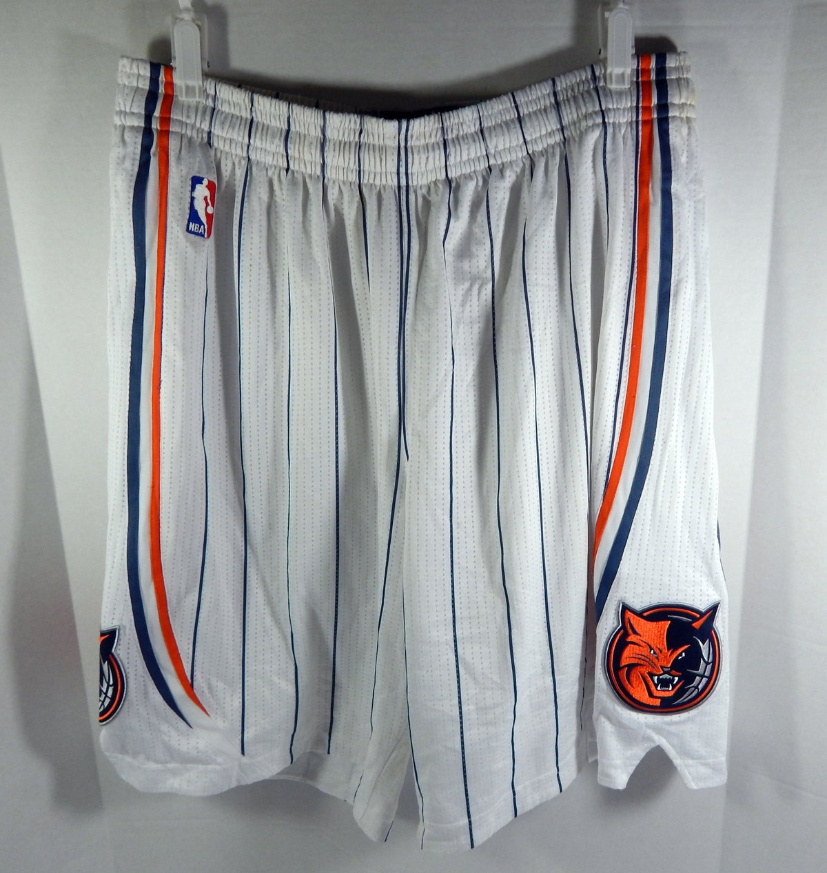 2010-11 Charlotte Bobcats #12 2 Game Used White Shorts 3XL DP53799 - DP53799