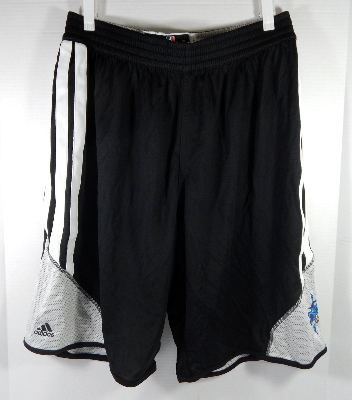 2010-11 New Olreans Hornets Team Issued Black Training Shorts 3XL DP58068 - DP58068