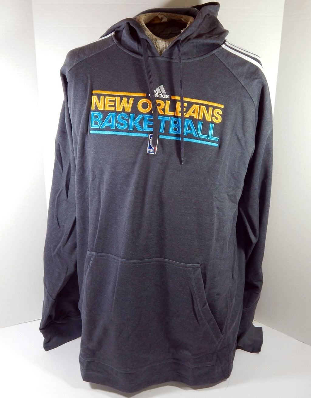 2010-11 New Orleans Hornets Team Issued Grey Hoodie Sweatshirt 2XL DP59467 - DP59467