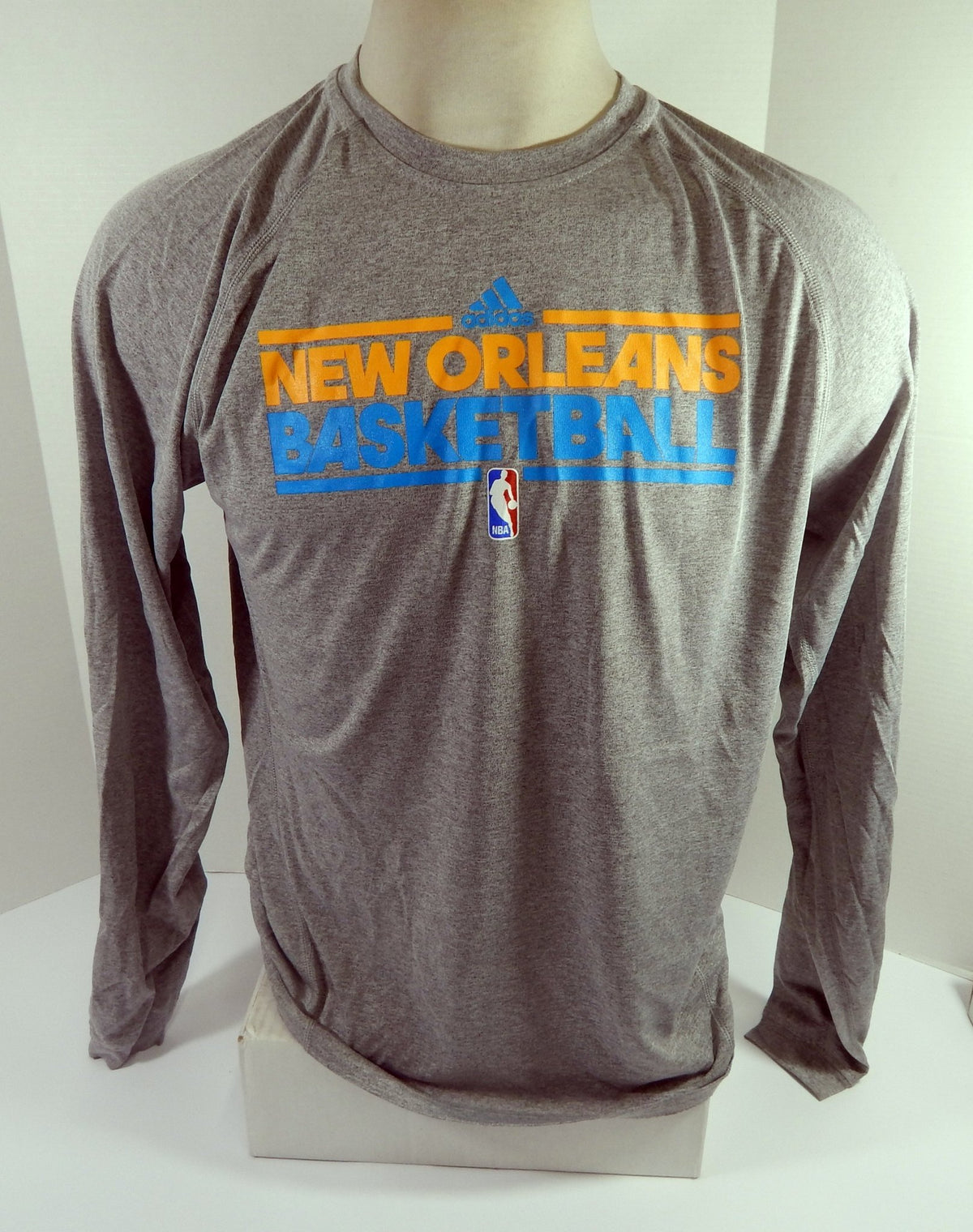 2011-12 New Orleans Hornets Team Issued Grey Training Long Sleeve Shirt M 41 - DP55741