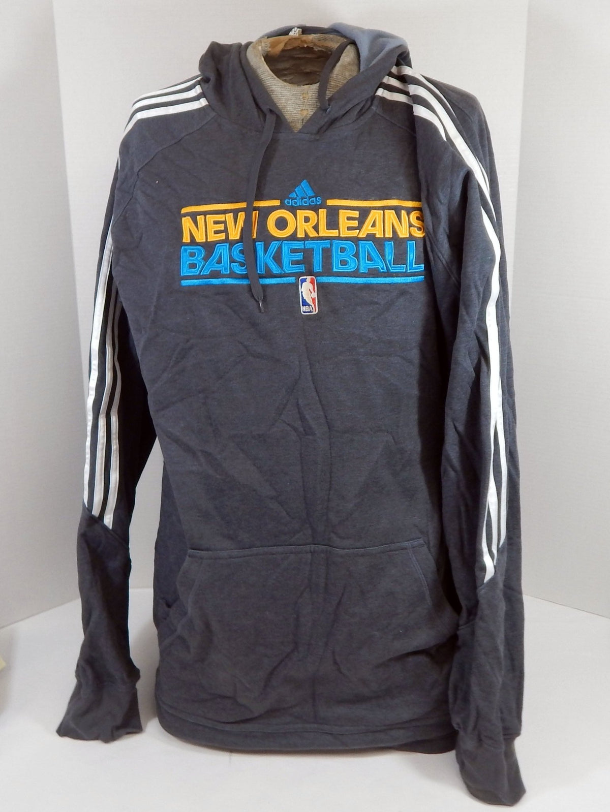 2012-13 New Orleans Hornets Team Issued Grey Hoodie Sweatshirt XL DP57399 - DP57399