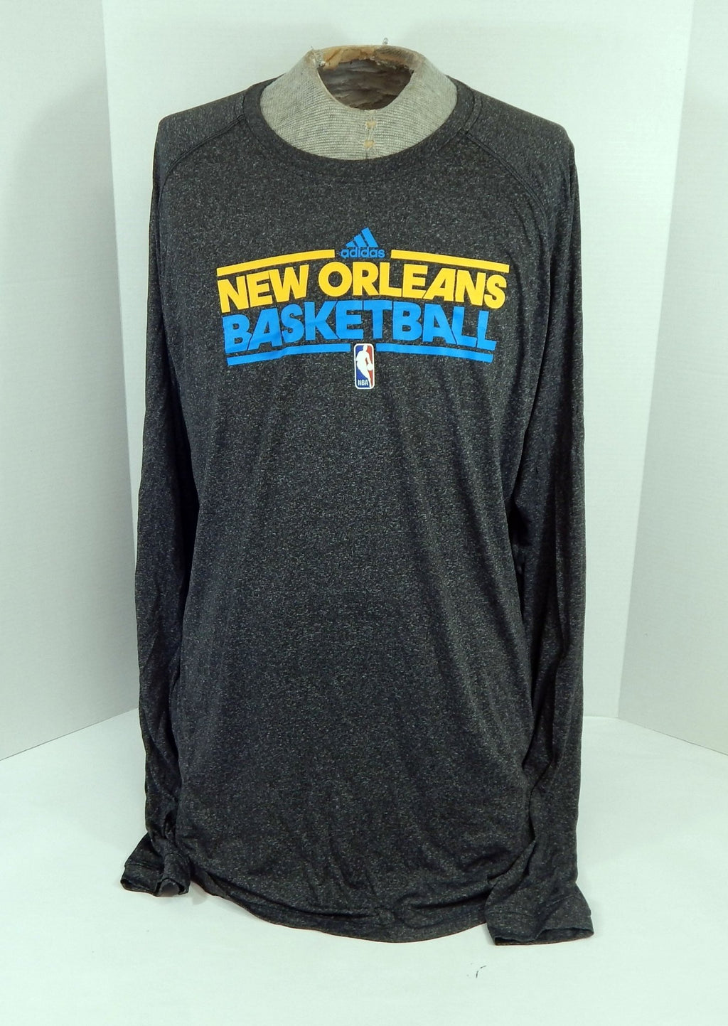 2012-13 New Orleans Hornets Team Issued Grey Long Sleeve Training Shirt 2XL 402 - DP60402