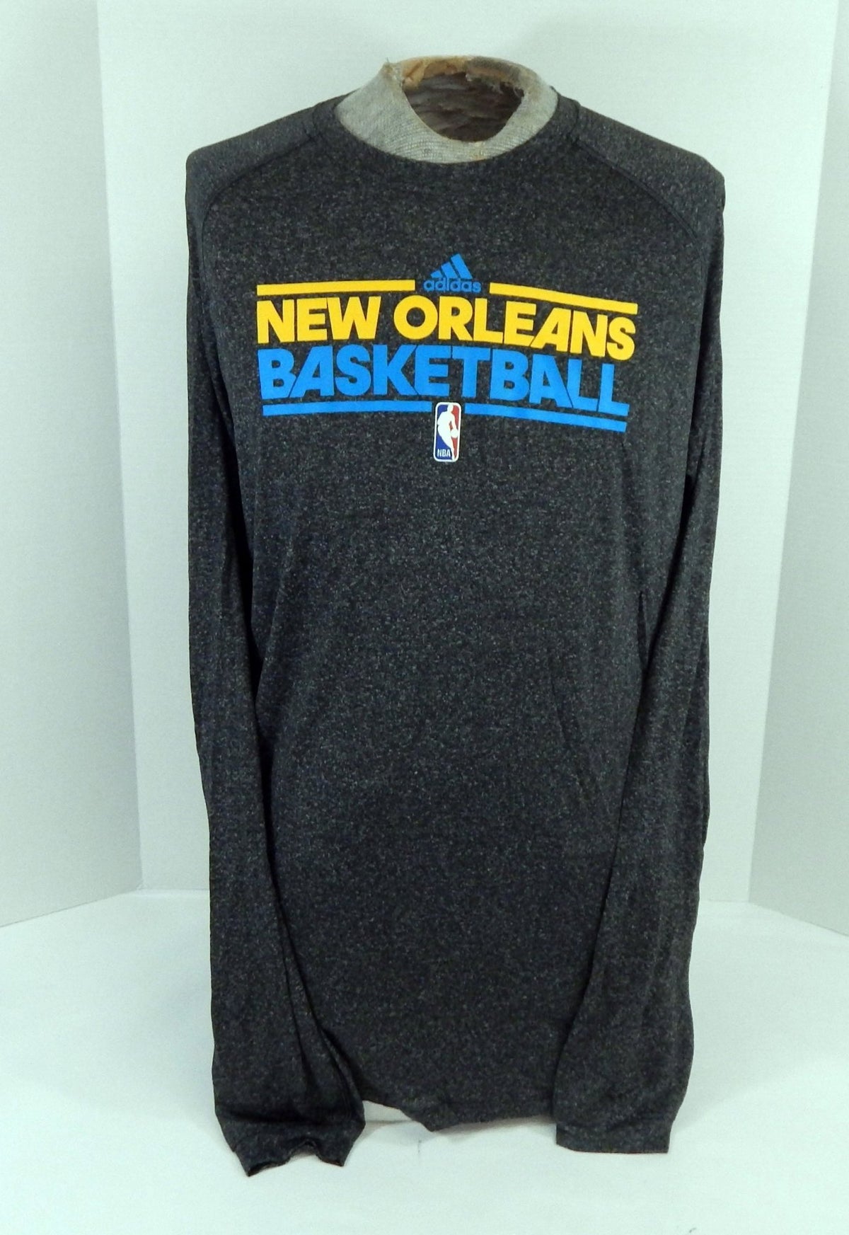 2012-13 New Orleans Hornets Team Issued Grey Long Sleeve Training Shirt L 28 - DP60428