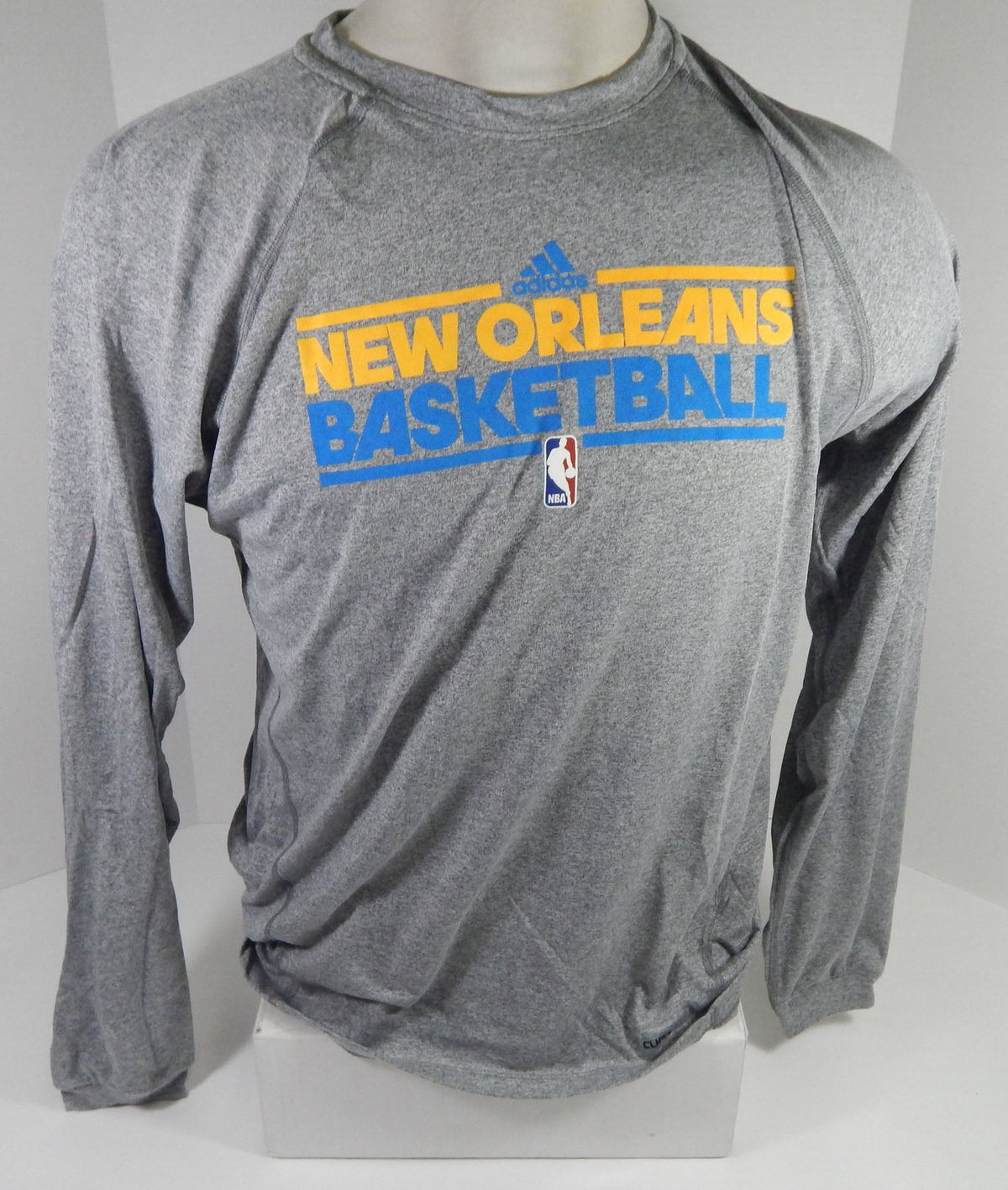 2012-13 New Orleans Hornets Team Issued Grey Long Sleeve Training Shirt M 620 - DP58620