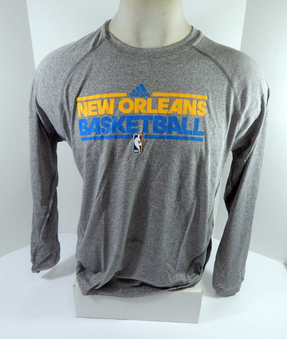 2012-13 New Orleans Hornets Team Issued Grey Training Long Sleeve Shirt M 728 - DP55728