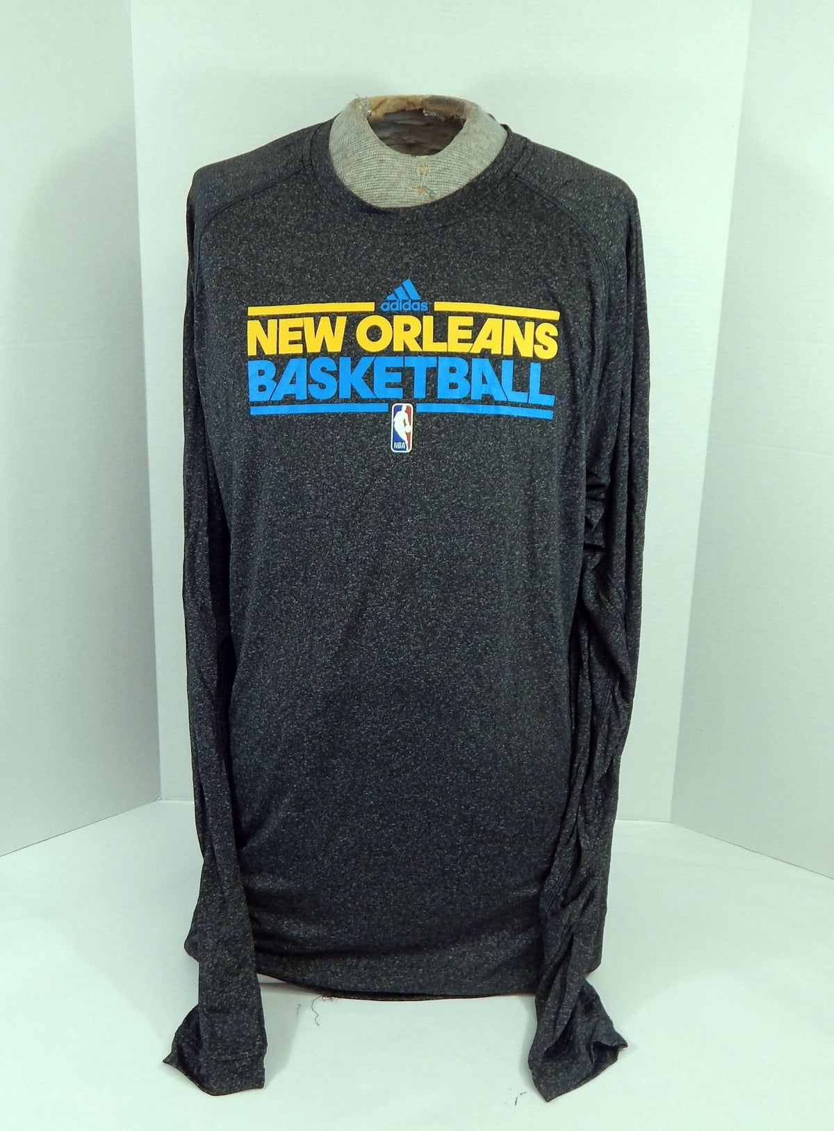 2012-13 New Orleans Hornets TeamIssued Grey Long Sleeve Training Shirt 2XL 9 - DP60409