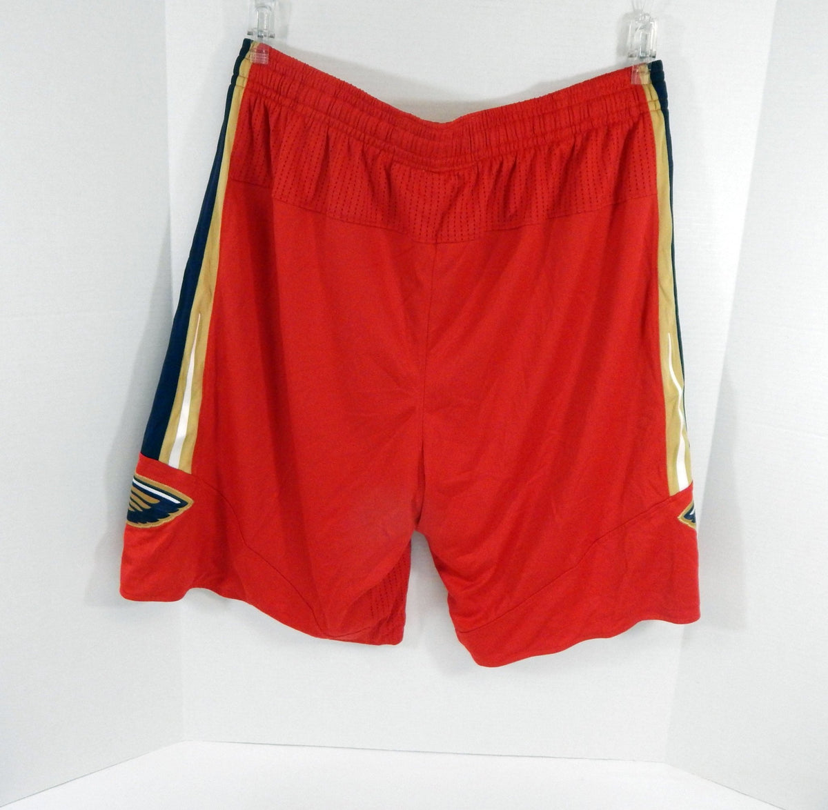 2015-16 New Orleans Pelicans Game Issued Red Shorts 3XL DP60541 - DP60541