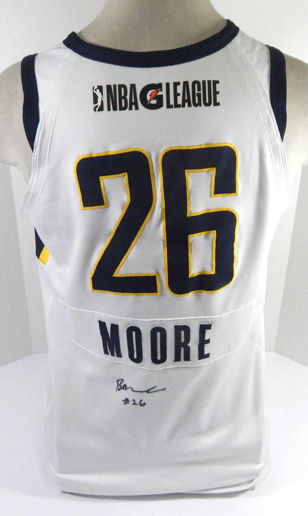 2019-20 Fort Wayne Mad Ants Ben Moore #26 Game Used White Jersey Band G-League 3 - DP55863