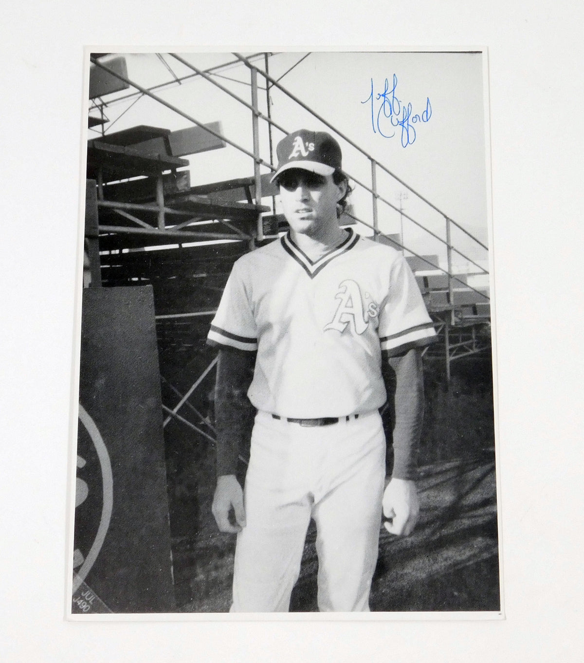 Jeff Clifford Signed 5 x 8 B & W Photo 2015 Minor League Brawl A's Auto