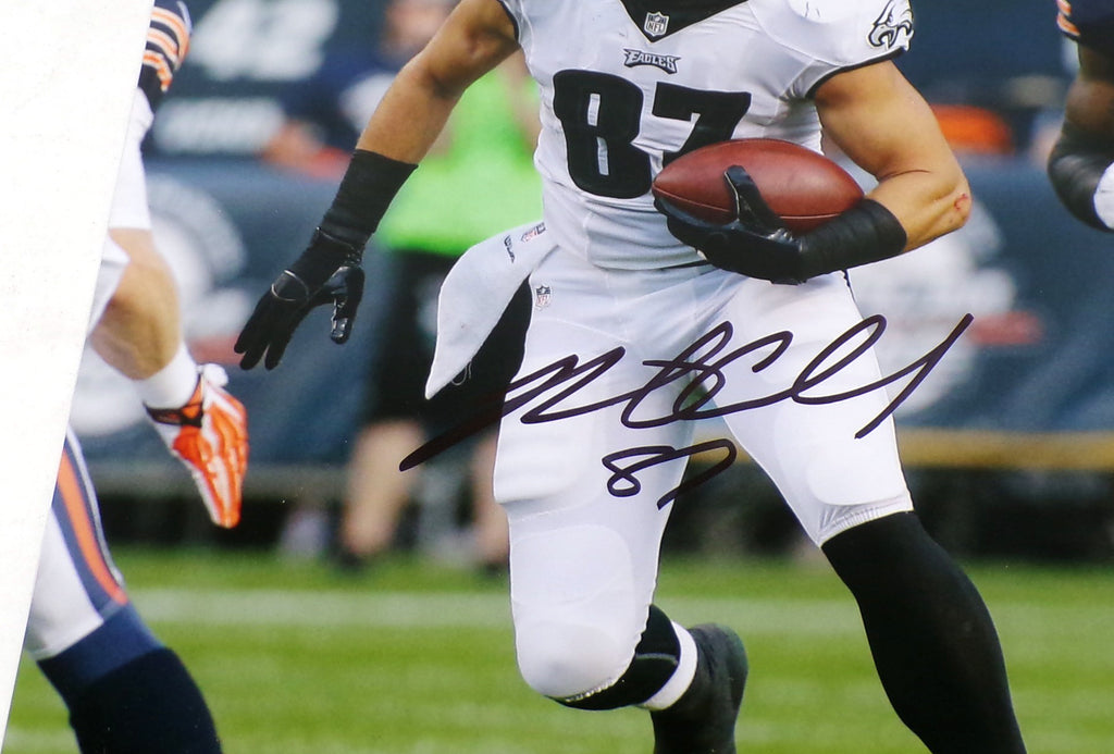 Brent Celek Signed 8 x 10 Color Photo Eagles Auto Pic2