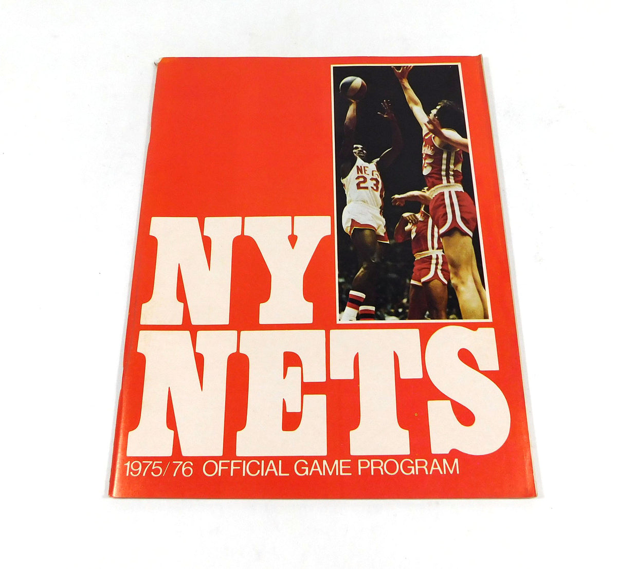 1975-76 San Antonio Spurs at New York Nets ABA Basketball Program Cover B