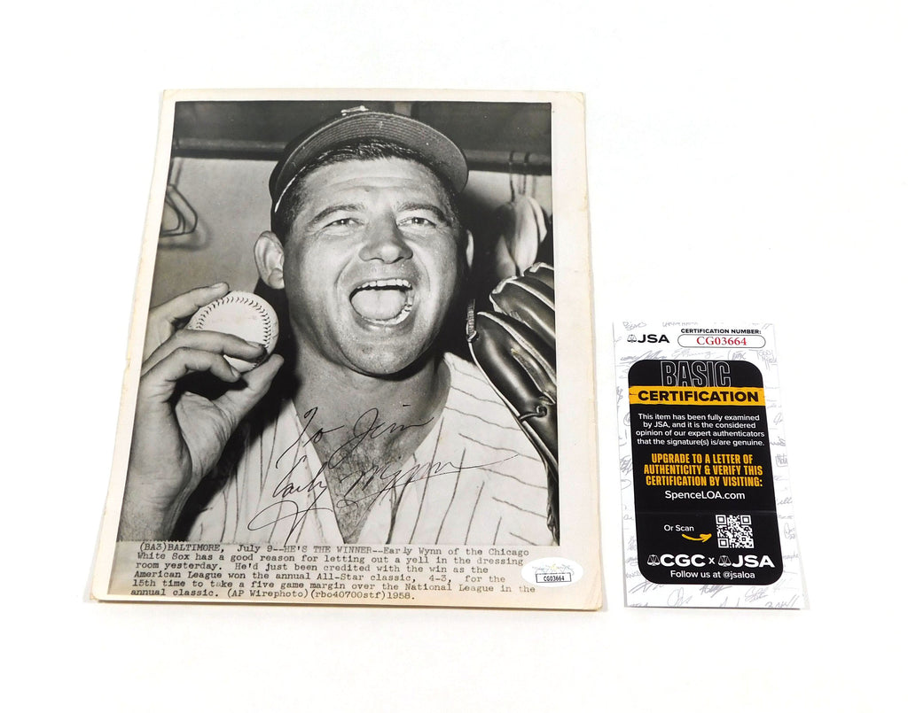 Early Wynn Signed 8 x 10 B&W Photo w/ Personalization White Sox JSA Auto