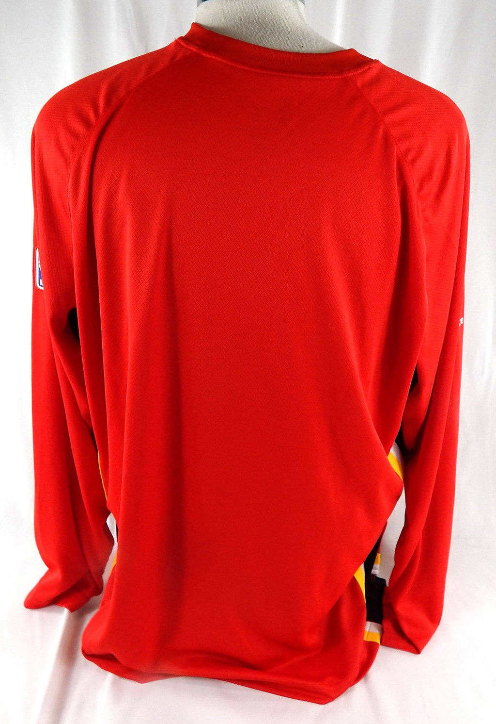 2025-26 Atlanta Hawks Tony Bradley #13 Game Used Red Shooting Shirt XXL 054 Pic2
