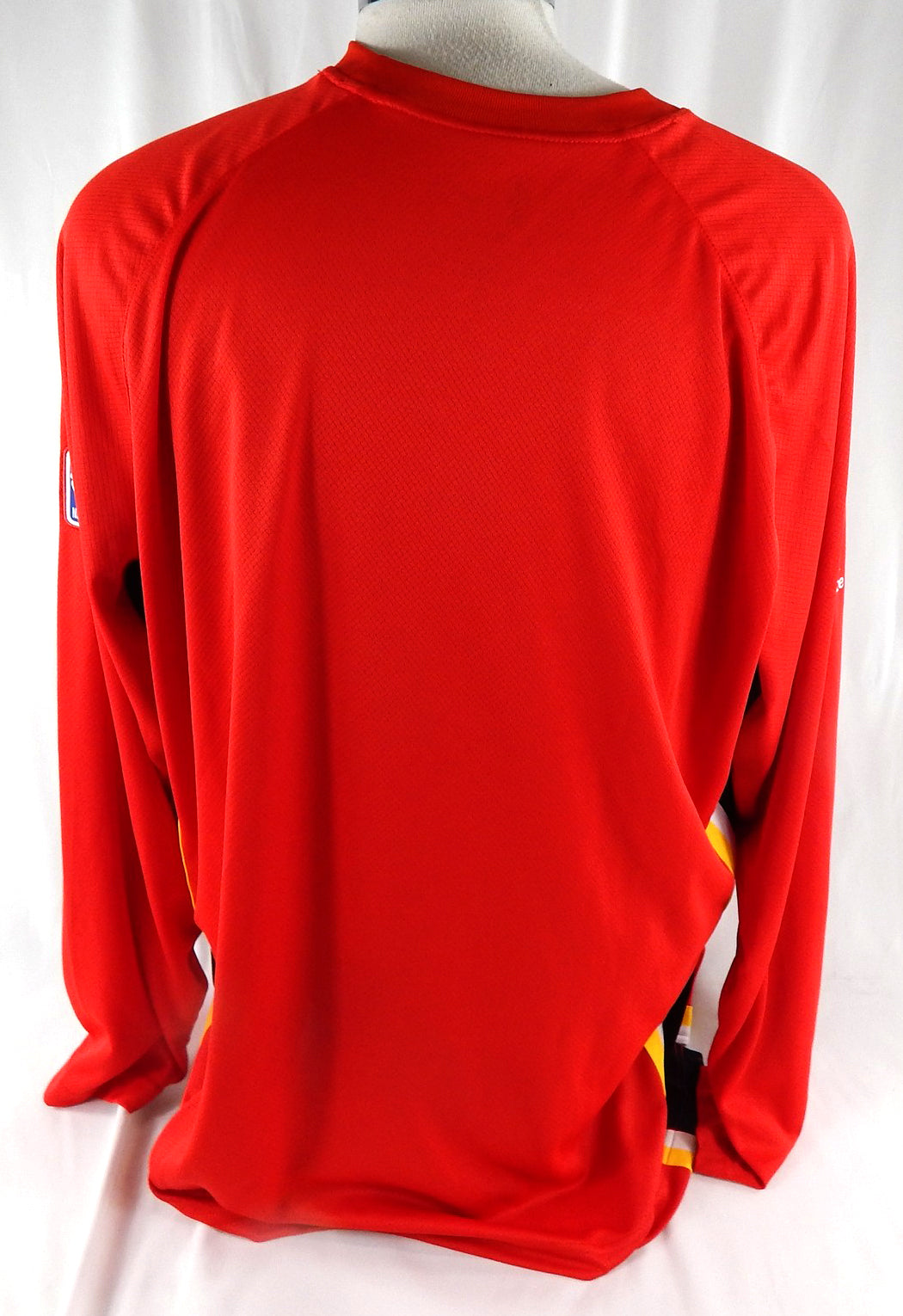 2025-26 Atlanta Hawks Tony Bradley #13 Game Used Red Shooting Shirt XXL 054 Pic2