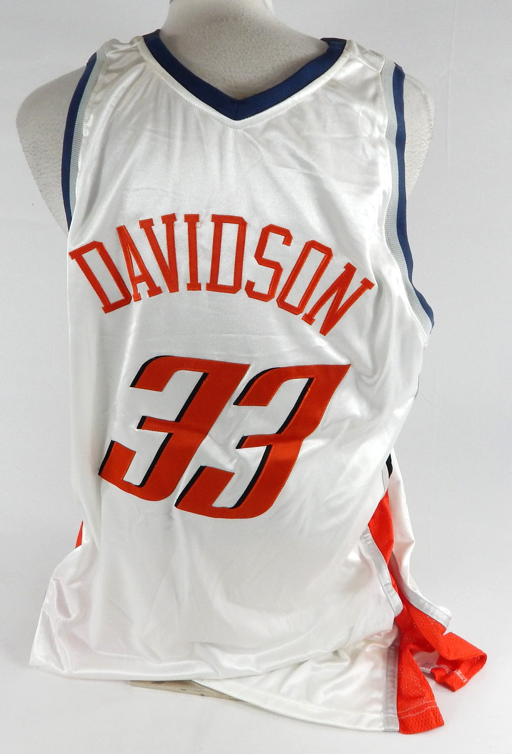 2007-08 Charlotte Bobcats Jermareo Davidson #33 Game Issued White Jersey 5 P 7 Pic2