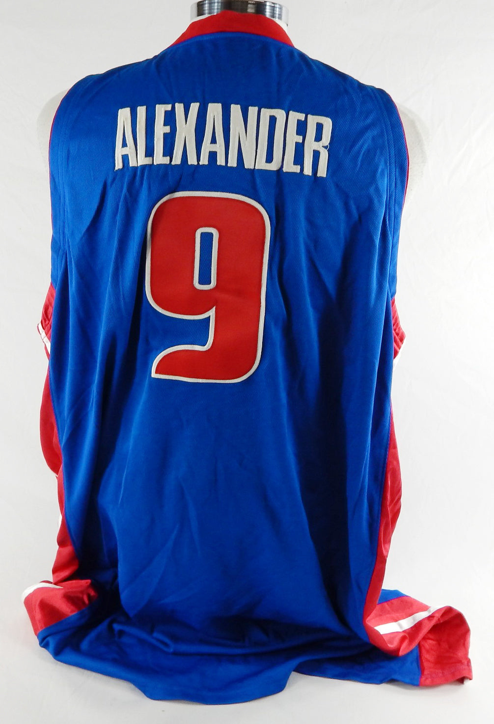 2001-02 Detroit Pistons Victor Alexander #9 Game Issued Blue Jersey 911 Patch 9 Pic2