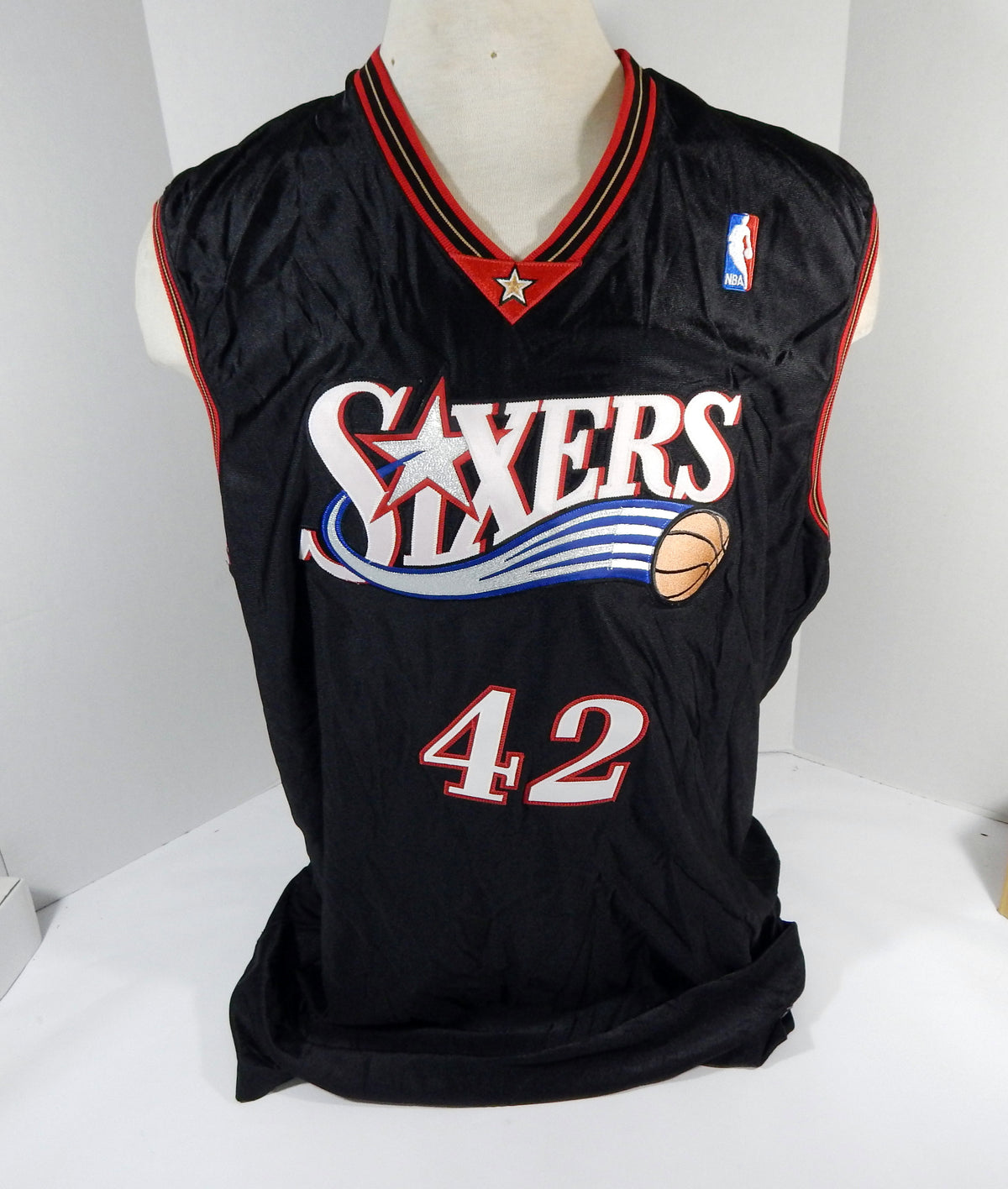 2002-03 Philadelphia 76ers Jones #42 Game Issued Black Jersey 52 DP37471