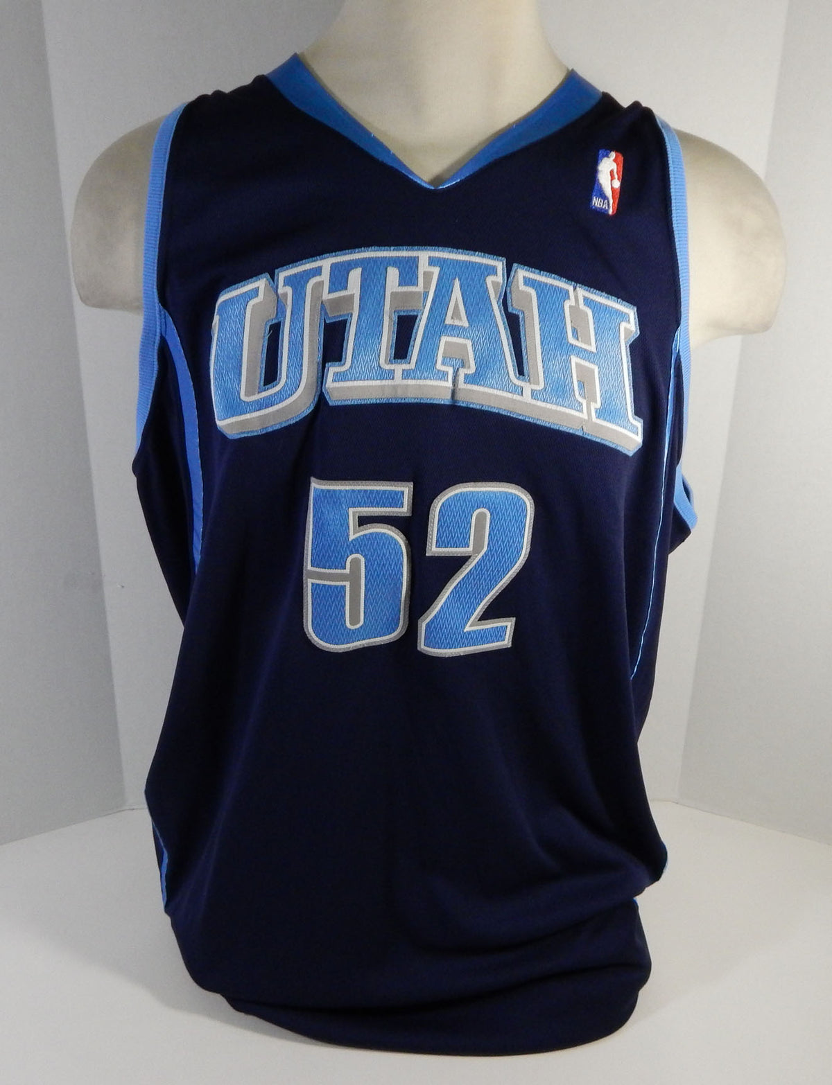 2004-05 Utah Jazz James Lang #52 Game Issued Navy Jersey 50 DP13835 Pic2