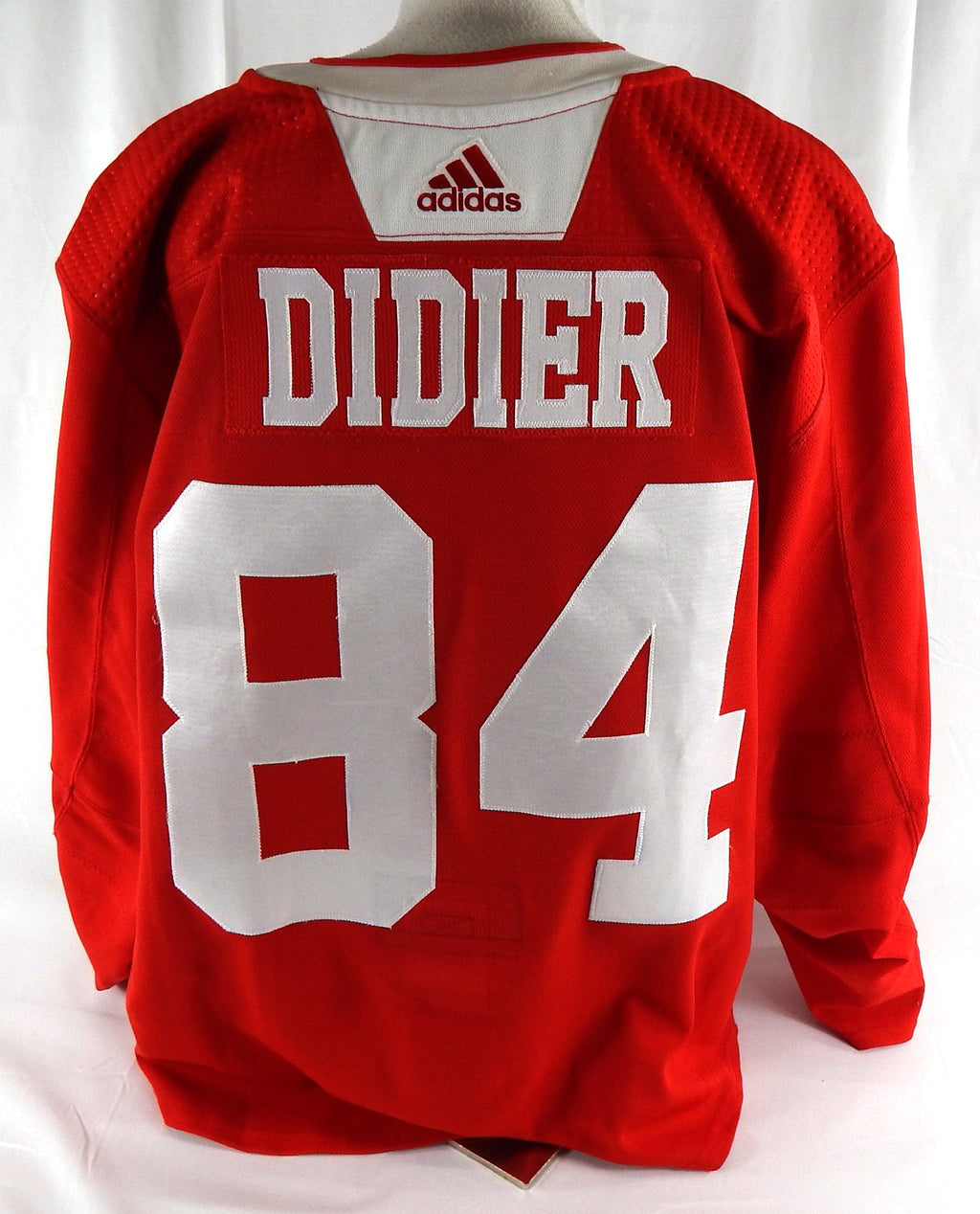 2023-24 Detroit Red Wings Josiah Didier #84 Game Used Red Practice Jersey 56 093 Pic2