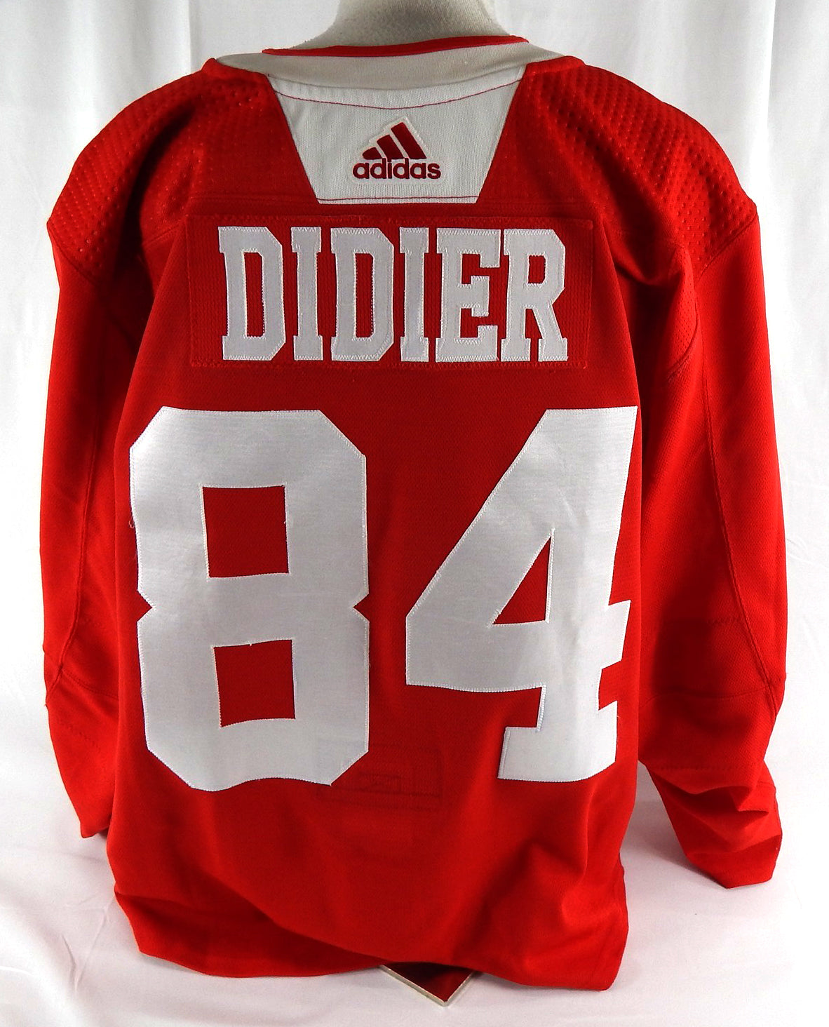 2023-24 Detroit Red Wings Josiah Didier #84 Game Used Red Practice Jersey 56 093 Pic2
