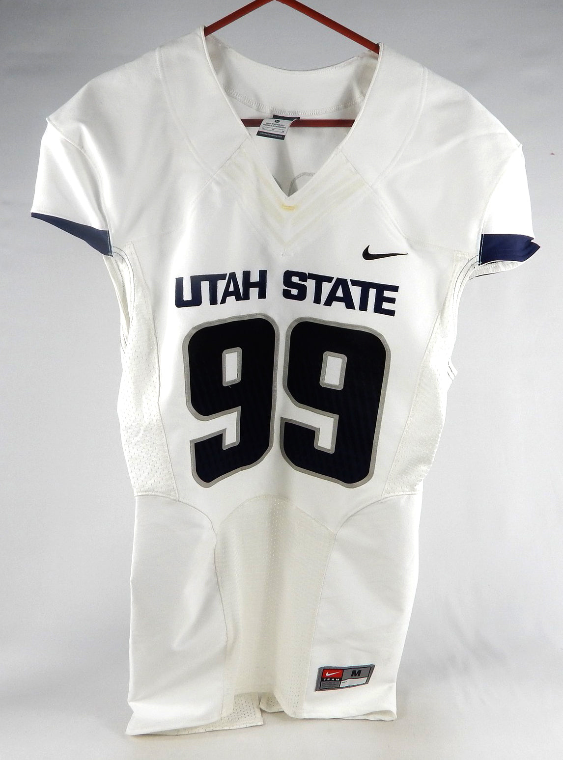 2013-15 Utah State Aggies #99 Game Used White Jersey Name Plate Removed M 107