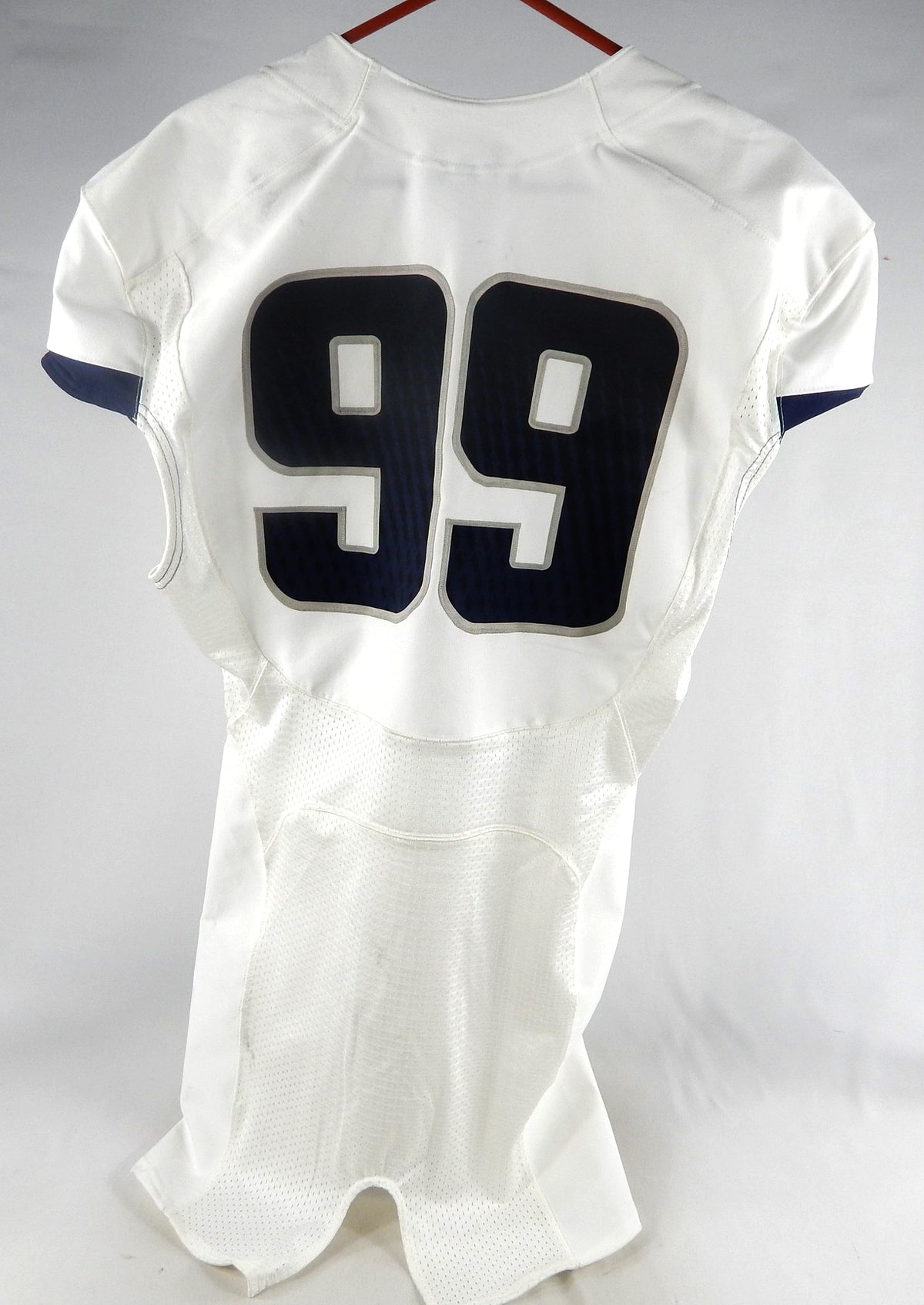 2013-15 Utah State Aggies #99 Game Used White Jersey Name Plate Removed M 107 Pic2