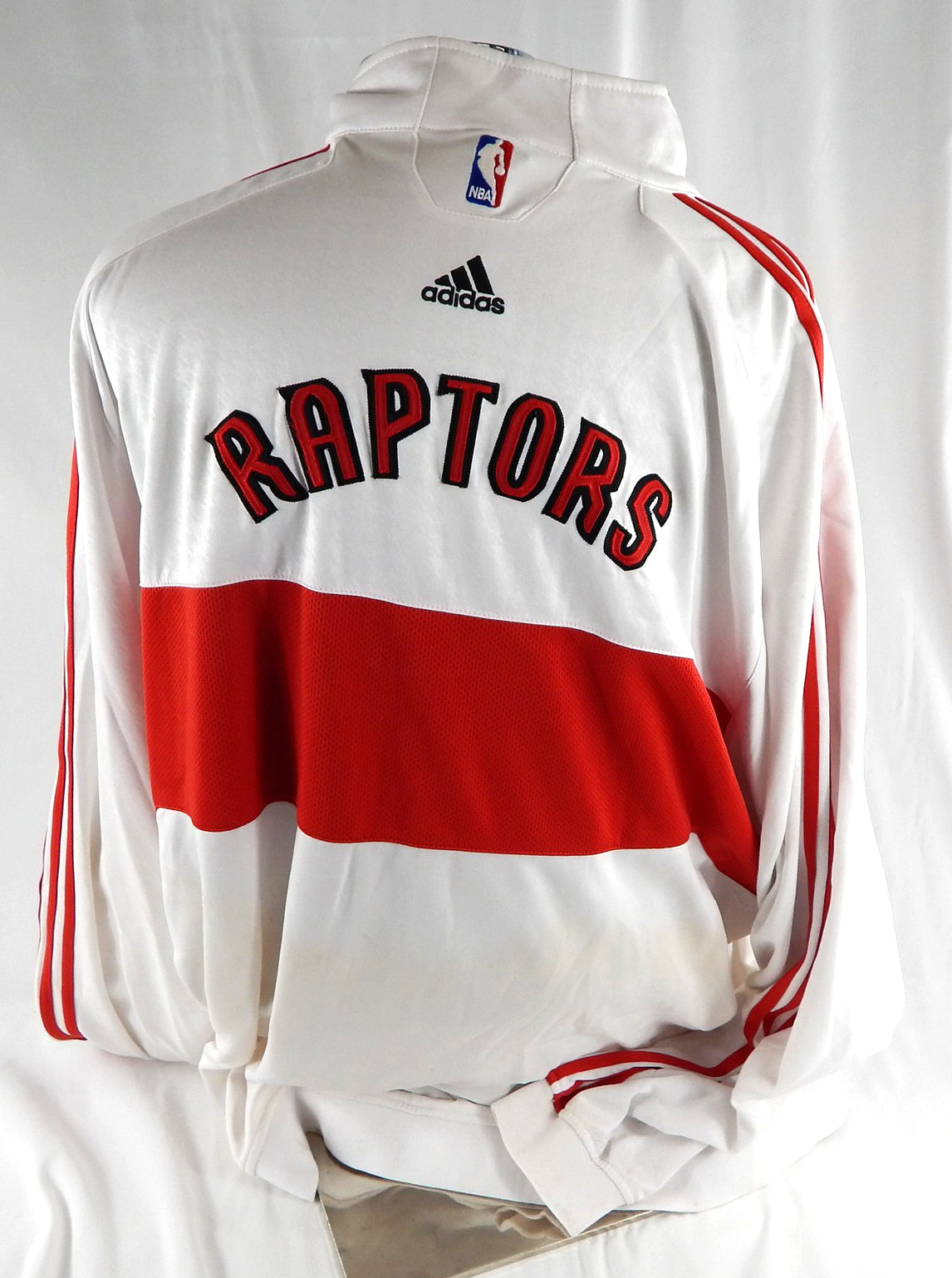 2007-08 Toronto Raptors Jorge Garbosa #15 Game Used White Warm Up Jacket 2XL 666 Pic2