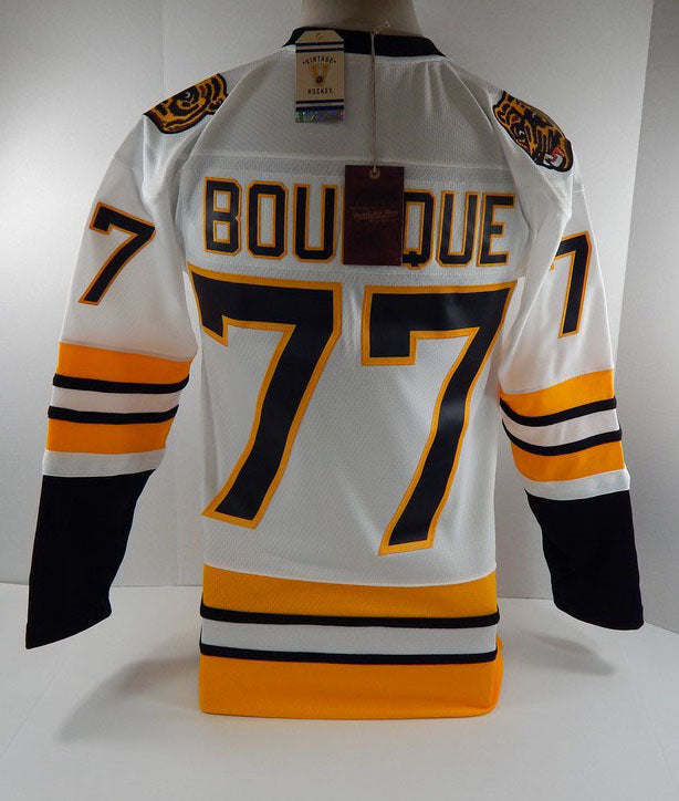 Mens Boston Bruins Ray Bourque #77 White Jersey Blue Line Mitchell Nes NWT S 3 Pic2