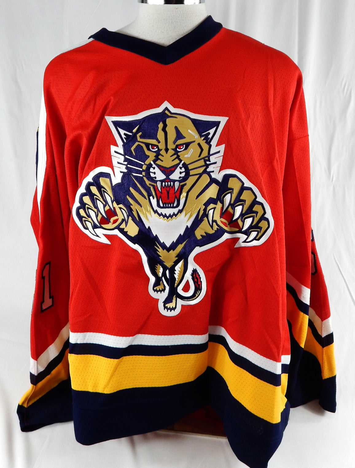 2000s Florida Panthers Craig Reichert #51 Game Issued Red Jersey  DP98395