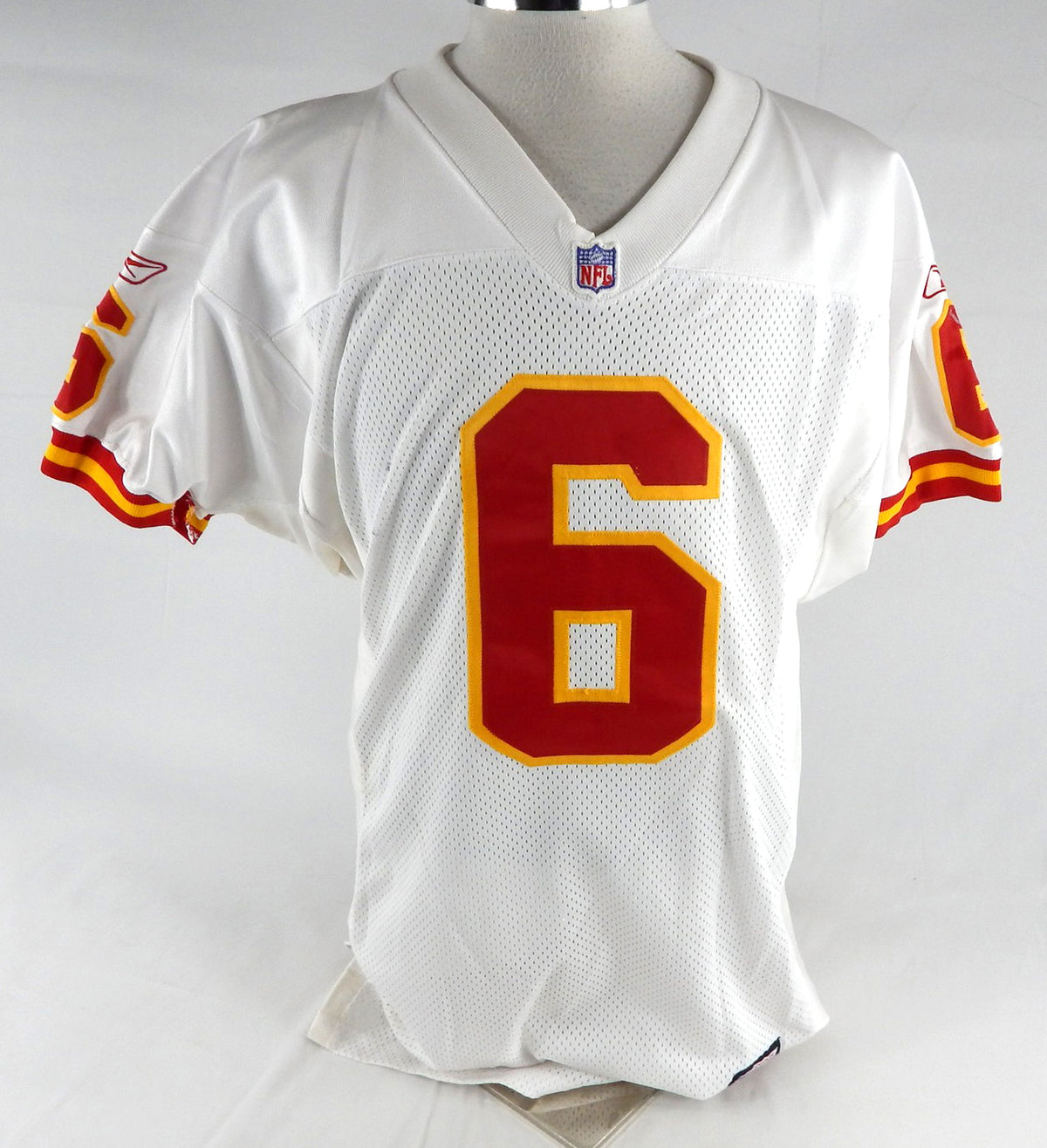2001 Kansas City Chiefs Bubby Brister #6 Game Used White Jersey 42 968