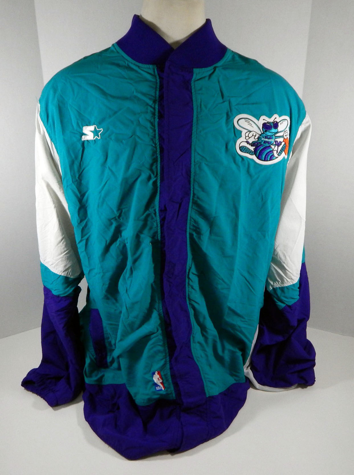 1997-98 Charlotte Hornets Matt Geiger #52 Game Used White Teal Warm Up Jacket 75