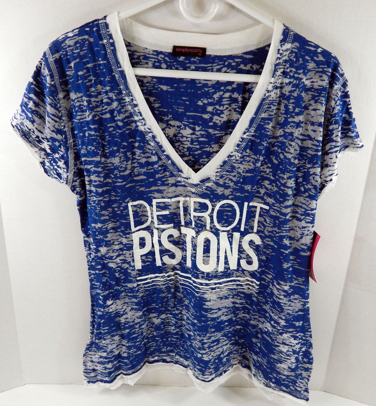 Ladies Detroit Pistons Authentic lue Cloudy T-Shirt Simplysporty NWT XL 47S