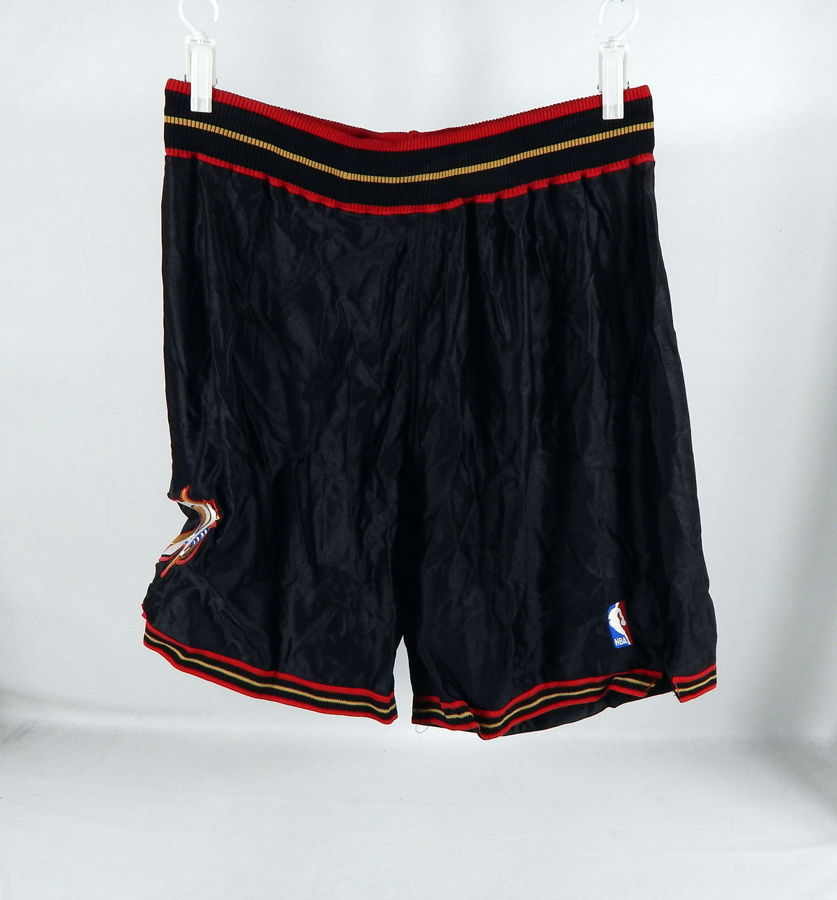 2000s Philadelphia 76ers Game Issued Black Shorts 40 DP72350