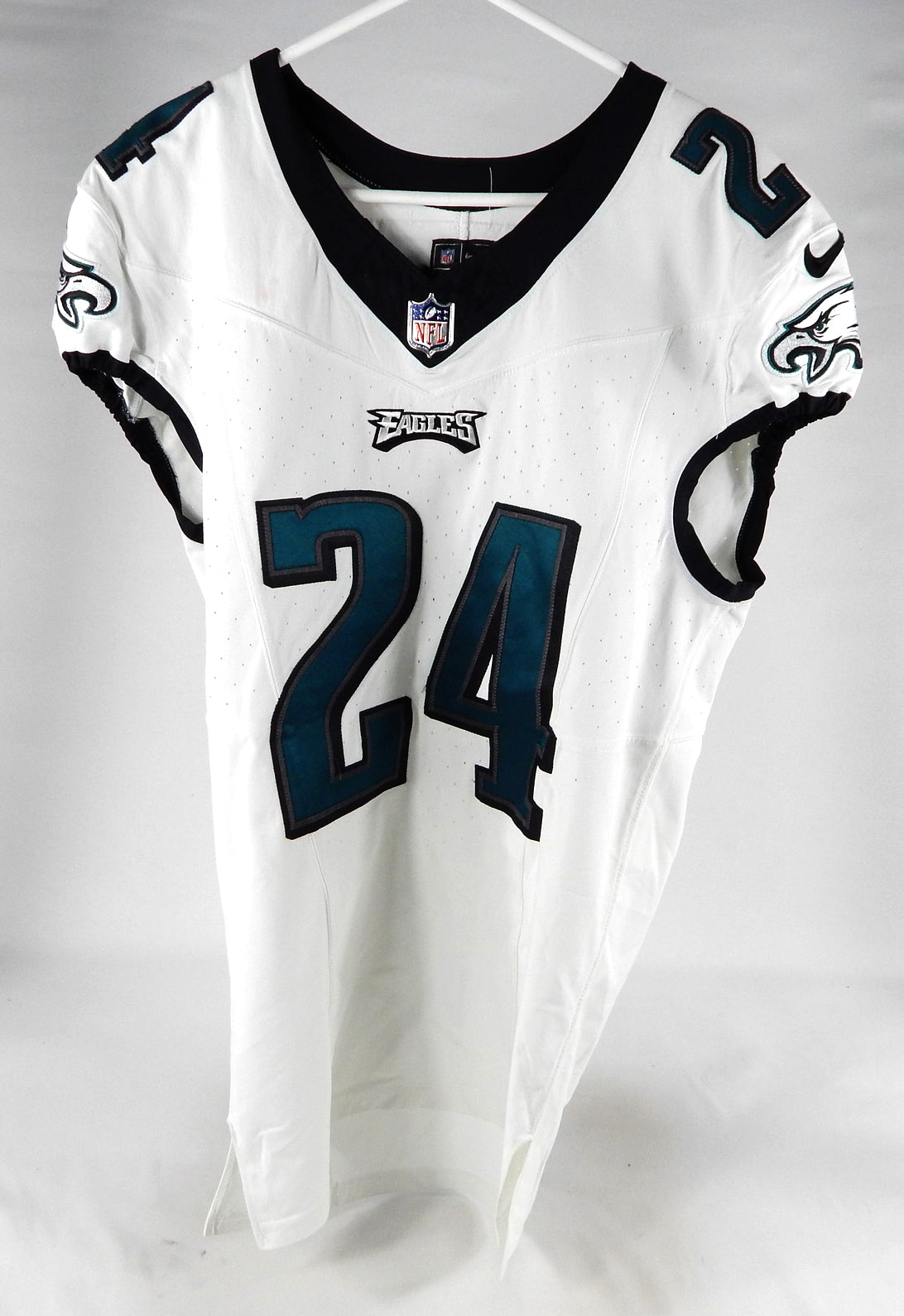 Philadelphia Eagles James Bradberry #24 Game Used White Jersey 42 719 2023 Pic2