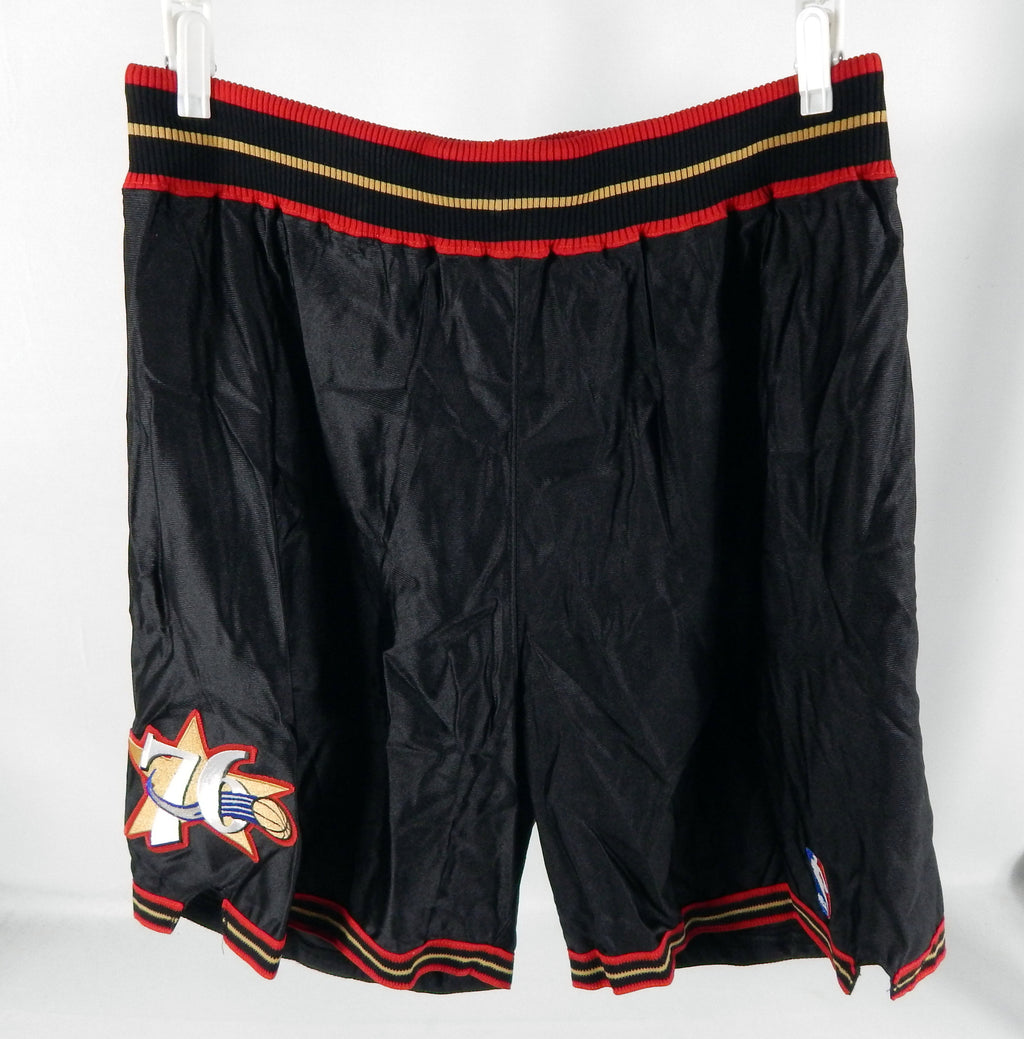 2000s Philadelphia 76ers Game Issued Black Shorts 40 DP72729