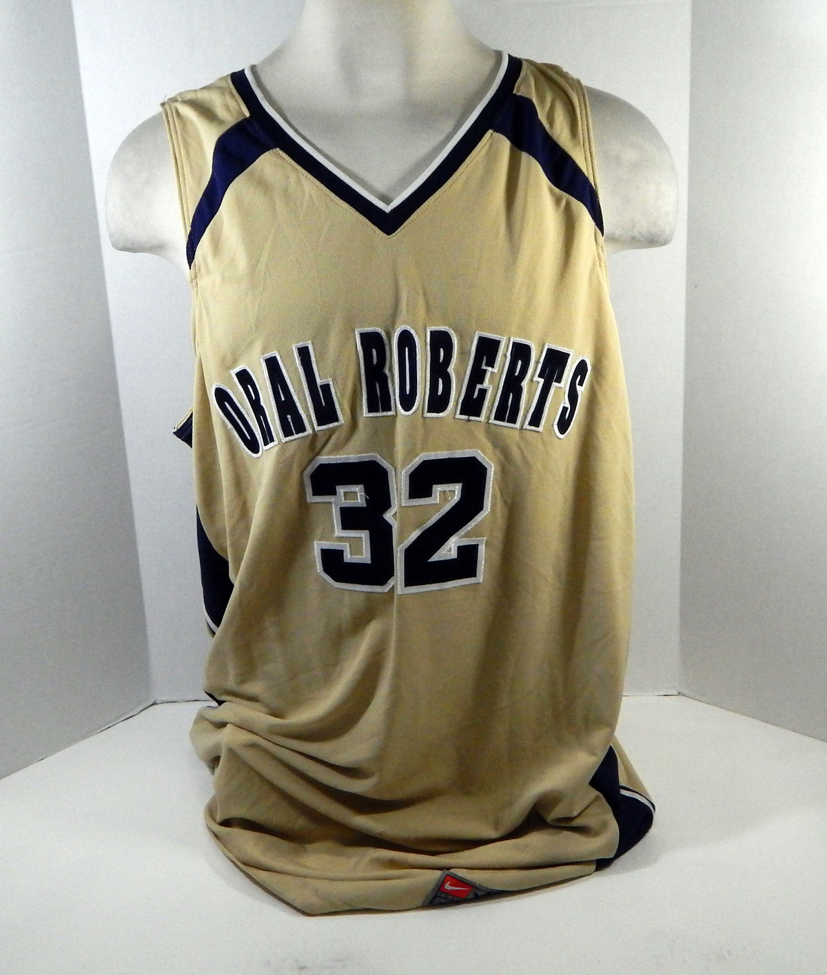 2008-09 Oral Roberts Golden Eagles Tim Morton #32 Game Used Gold Jersey 2XL 5819 Pic2
