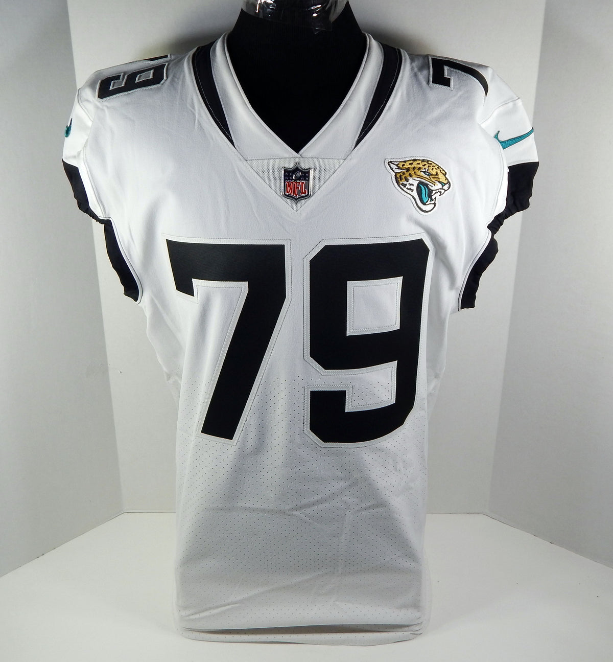 2020 Jacksonville Jaguars #79 Game Issued White Jersey Nameplate Removed 46+4 31 Pic2