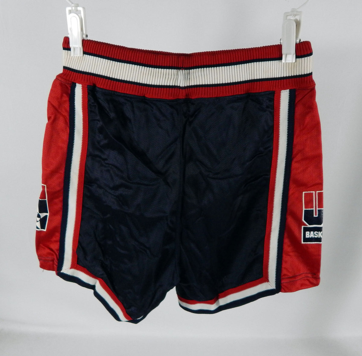 1990s Team USA Basketball Game Issued Red Shorts 32 DP72756 Pic2