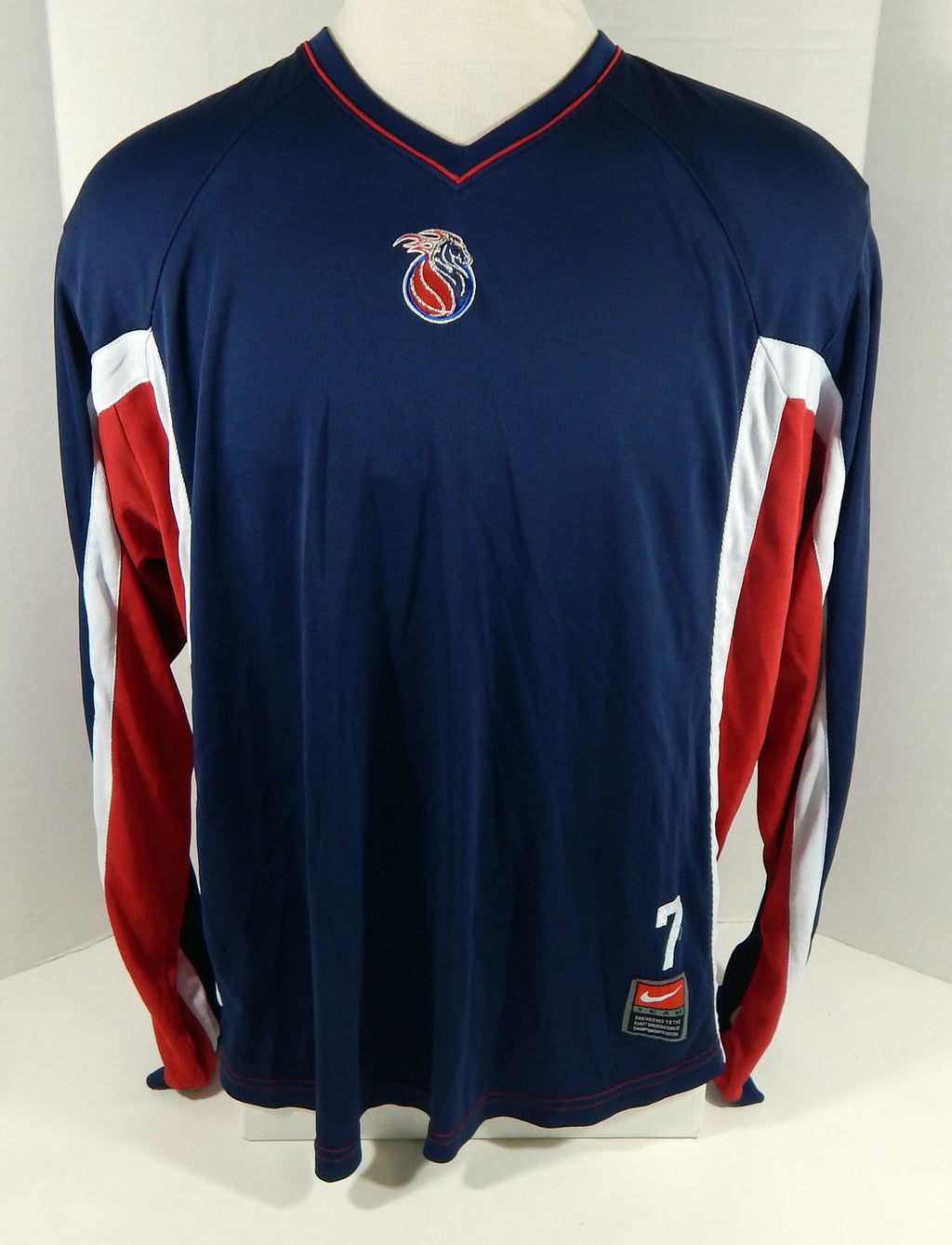 2001-02 Detroit Pistons Chucky Atkins #7 Game Used Navy Shooting Shirt 2XL 725