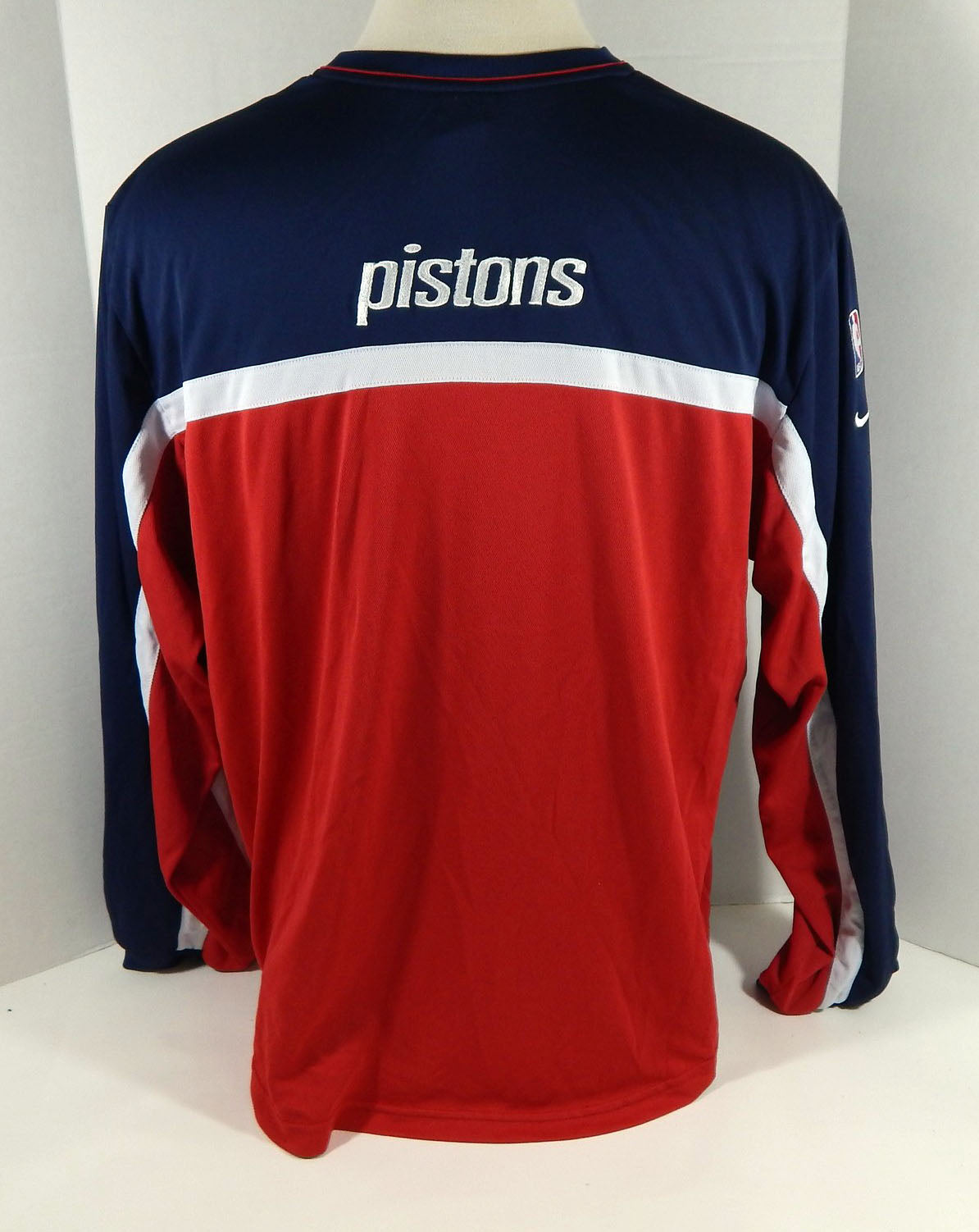 2001-02 Detroit Pistons Chucky Atkins #7 Game Used Navy Shooting Shirt 2XL 725 Pic2