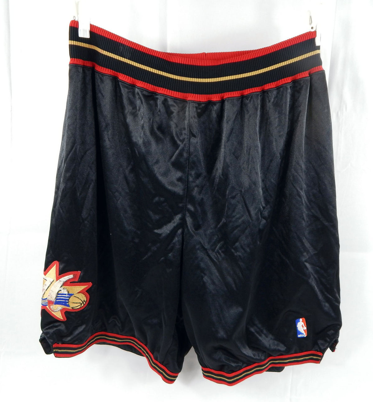 2006-09 Philadelphia 76ers Game Issued Black Shorts 48 876